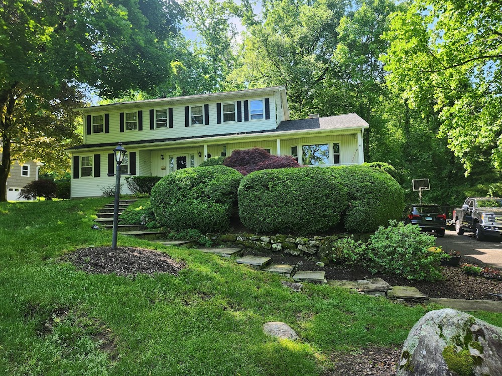 Hedges and Edges Landscaping LLC