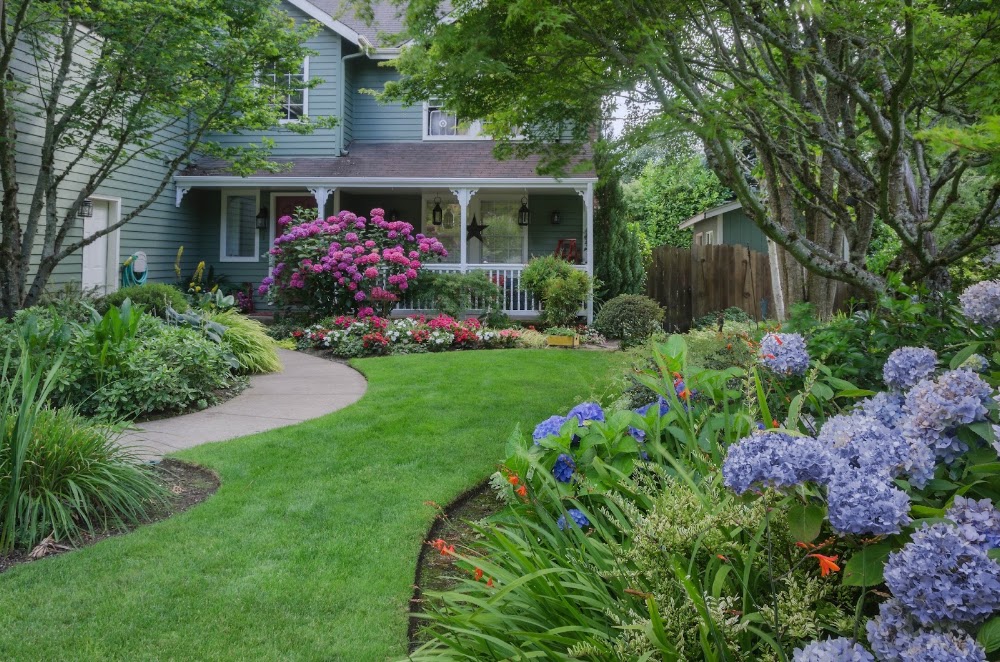 Ray's Lawnworks & Landscaping