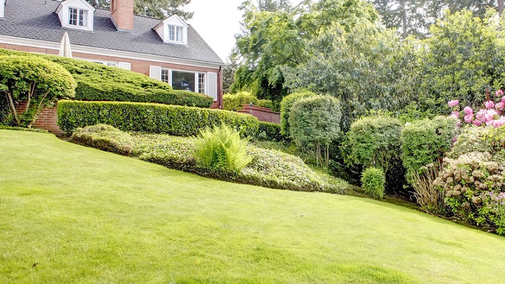 John Meade Lawn Maintenance LLC