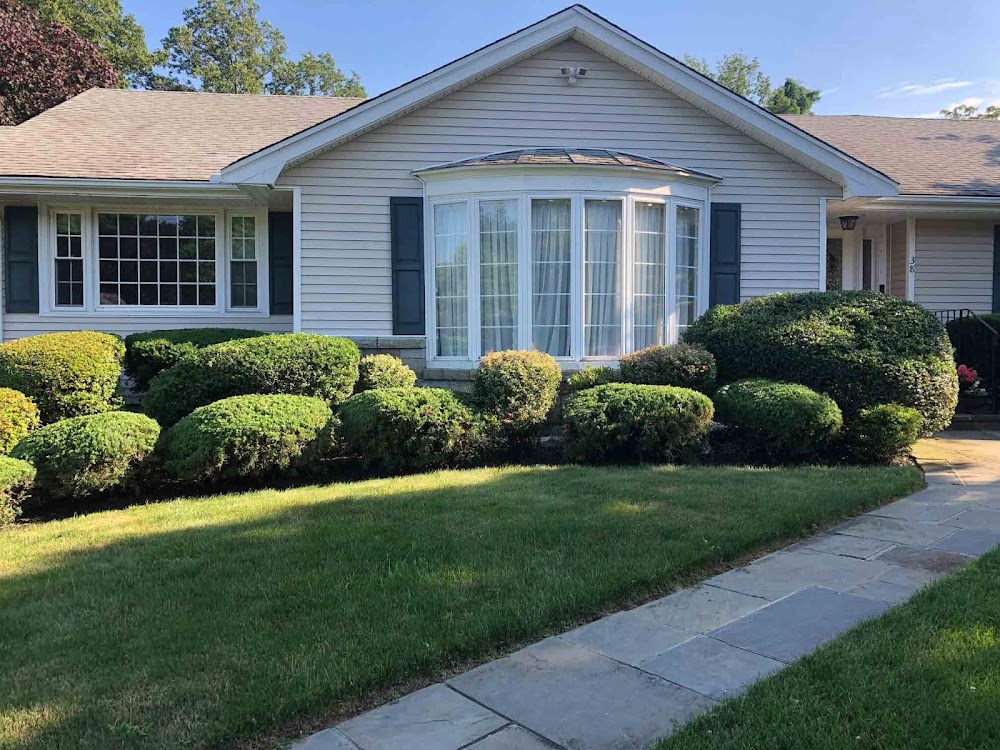 Guevara Landscaping LLC