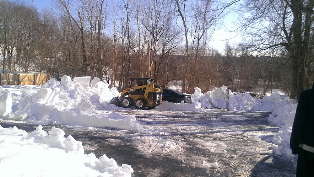 4 Seasons Landscaping & Property Maintenance