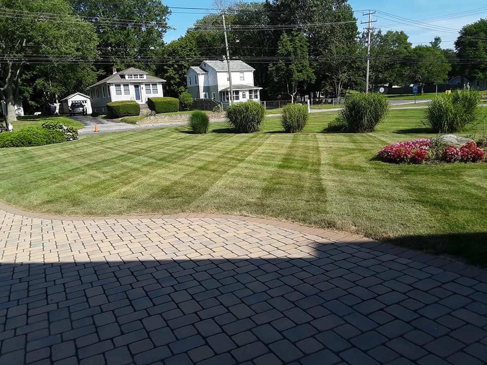 Lamourines Landscaping